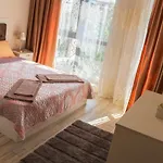 아파트호텔 Poseidon Vip Club Balneo & 네세부르