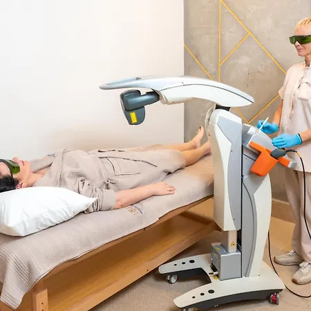 Poseidon Vip Club Balneo & מלון דירות