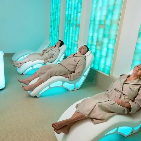 Poseidon Vip Club Balneo & מלון דירות 4*