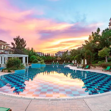 Poseidon Vip Club Balneo & מלון דירות נסבר