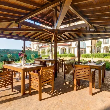 Poseidon Vip Club Balneo & 4* ネセバル