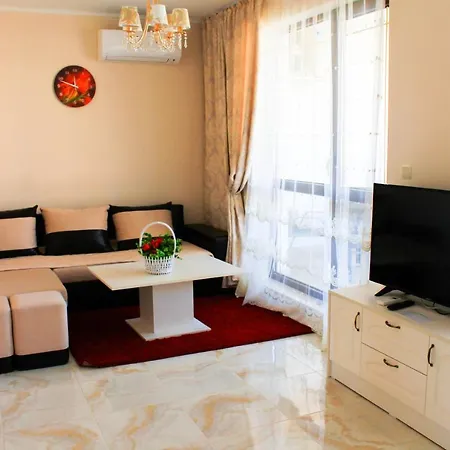 Poseidon Vip Club Balneo & מלון דירות 4*