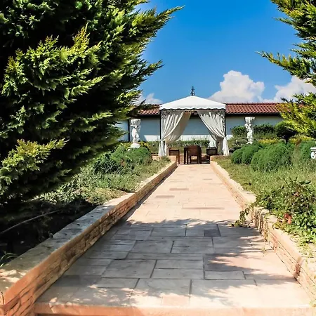 Poseidon Vip Club Balneo & מלון דירות 4*