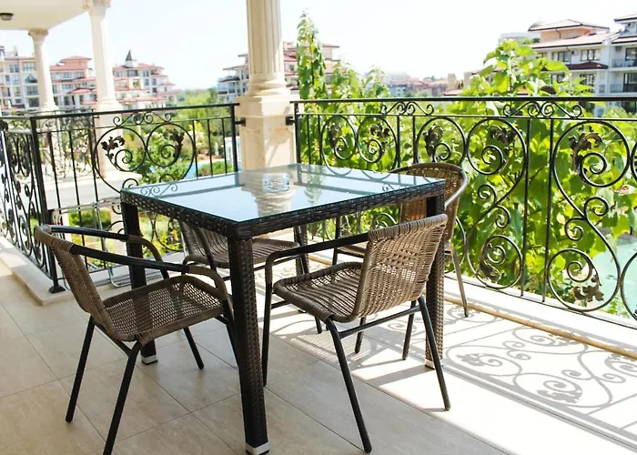 アパートホテル Poseidon Vip Club Balneo & 4*